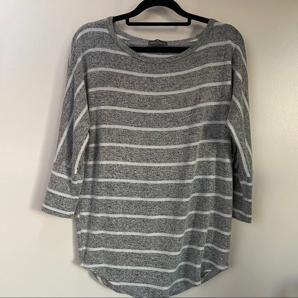 Market & Spruce white and gray striped top - S